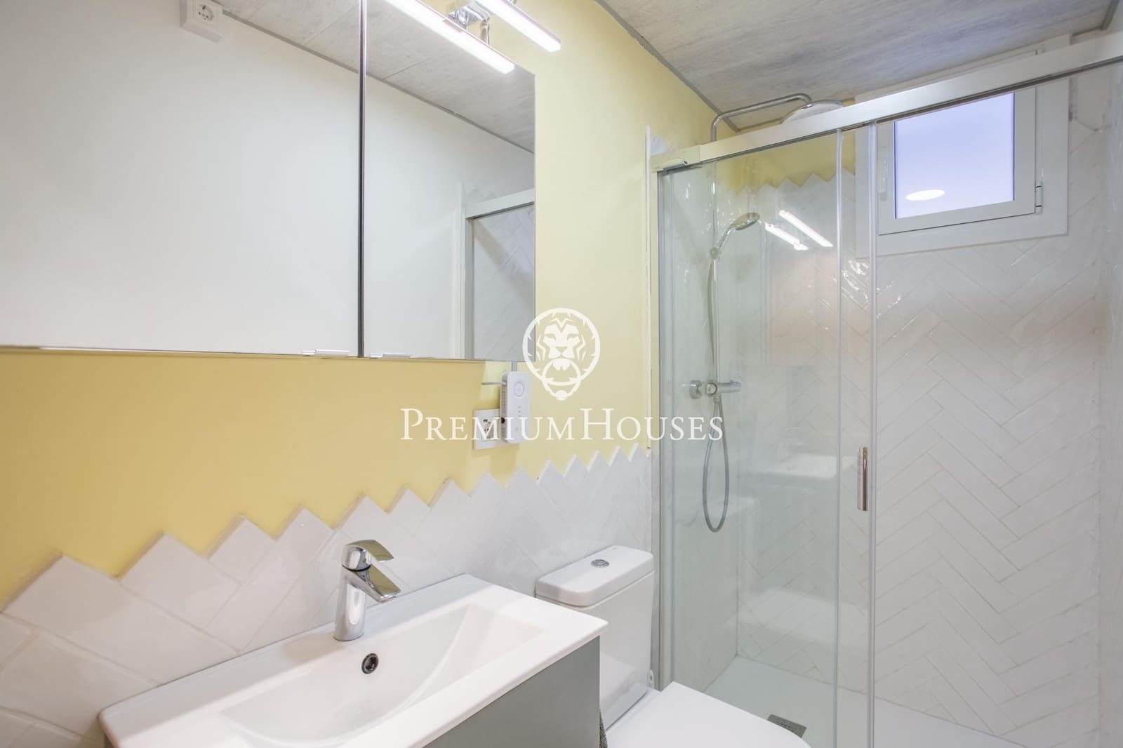 6 soveværelse Erhverv til salg i Canet de Mar - € 720.000 (Ref: 9264496)