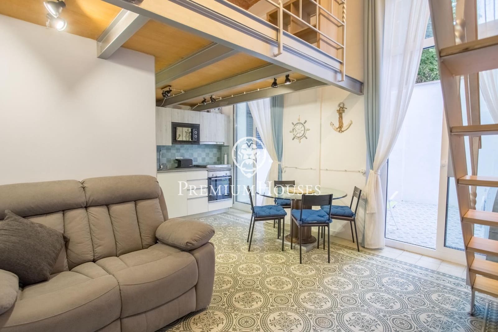 6 soveværelse Erhverv til salg i Canet de Mar - € 720.000 (Ref: 9264496)