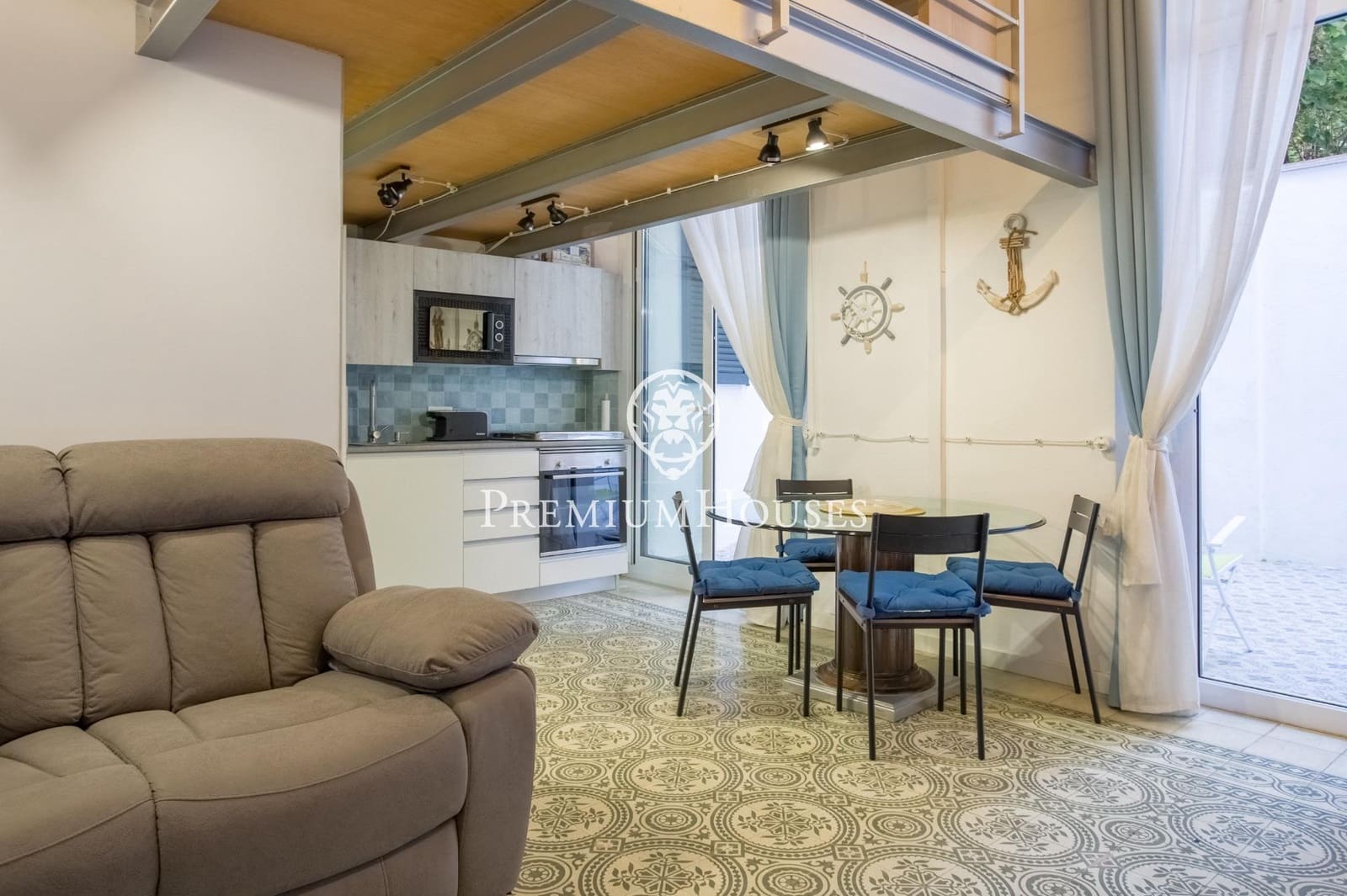 6 soveværelse Erhverv til salg i Canet de Mar - € 720.000 (Ref: 9264496)