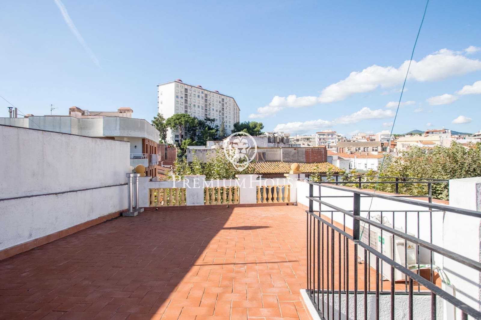 6 soveværelse Erhverv til salg i Canet de Mar - € 720.000 (Ref: 9264496)