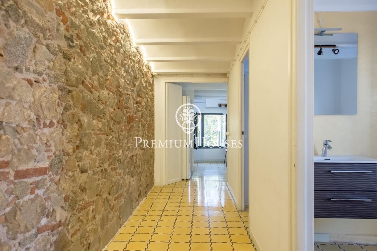 6 soveværelse Erhverv til salg i Canet de Mar - € 720.000 (Ref: 9264496)