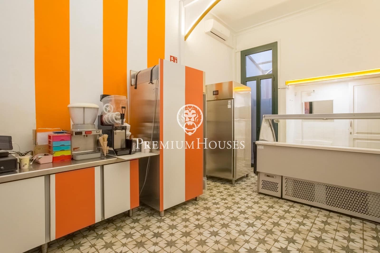 6 soveværelse Erhverv til salg i Canet de Mar - € 720.000 (Ref: 9264496)