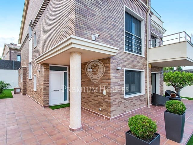 4 soveværelse Villa til salg i Vilassar de Dalt med swimmingpool - € 1.760.000 (Ref: 9264497)