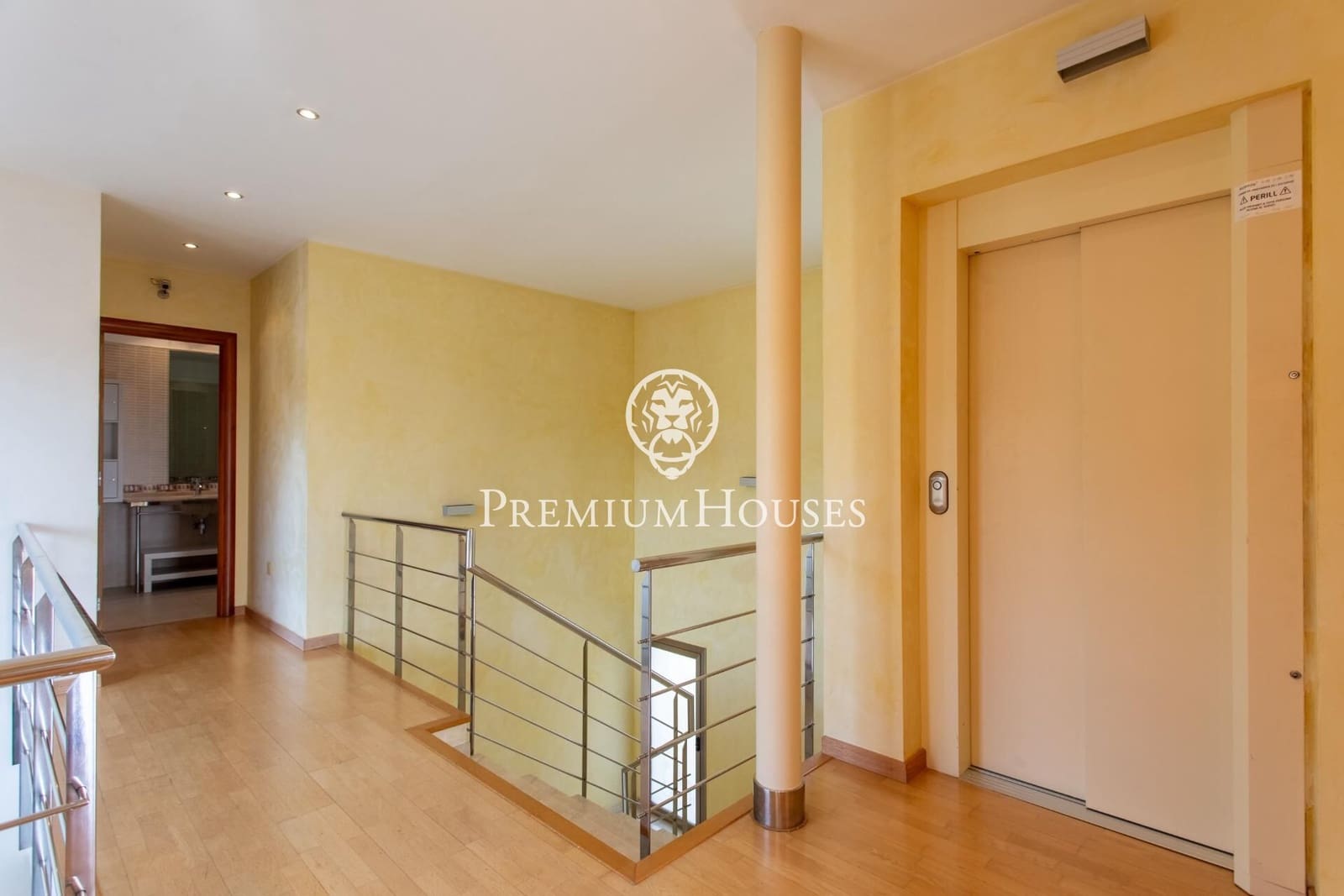 7 bedroom Villa for sale in Alella with pool garage - € 1,200,000 (Ref: 9269717)