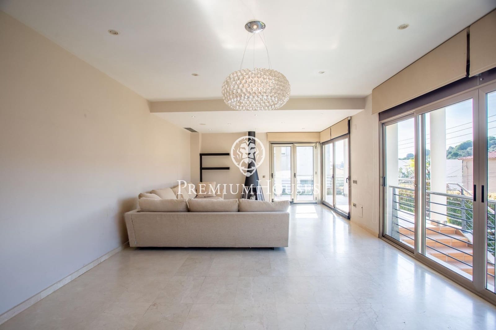 7 bedroom Villa for sale in Alella with pool garage - € 1,200,000 (Ref: 9269717)