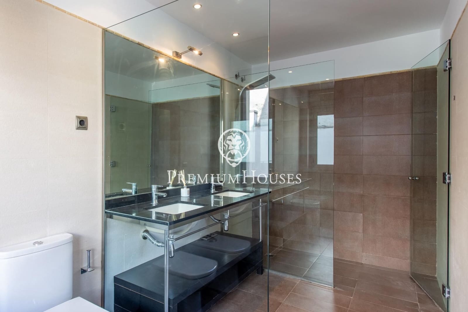 7 bedroom Villa for sale in Alella with pool garage - € 1,200,000 (Ref: 9269717)