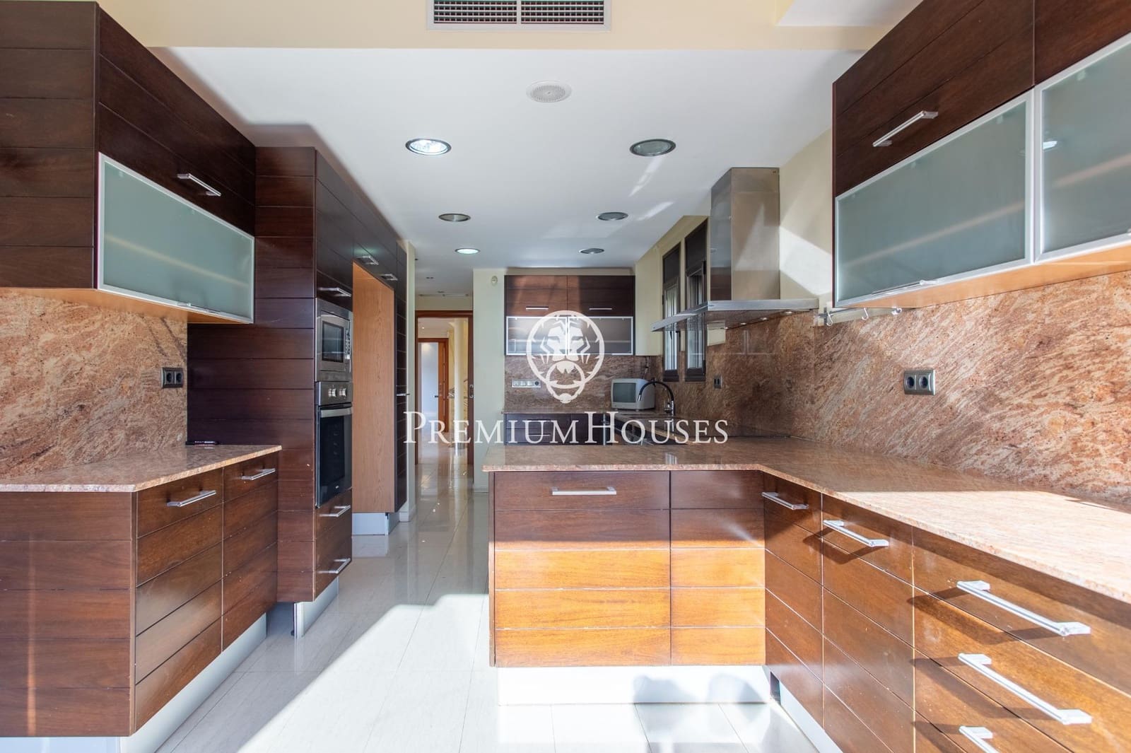 7 bedroom Villa for sale in Alella with pool garage - € 1,200,000 (Ref: 9269717)