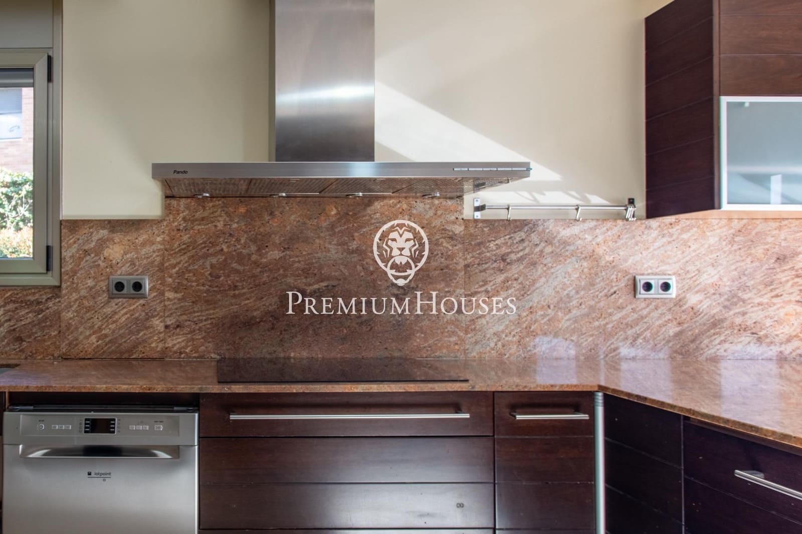 7 bedroom Villa for sale in Alella with pool garage - € 1,200,000 (Ref: 9269717)