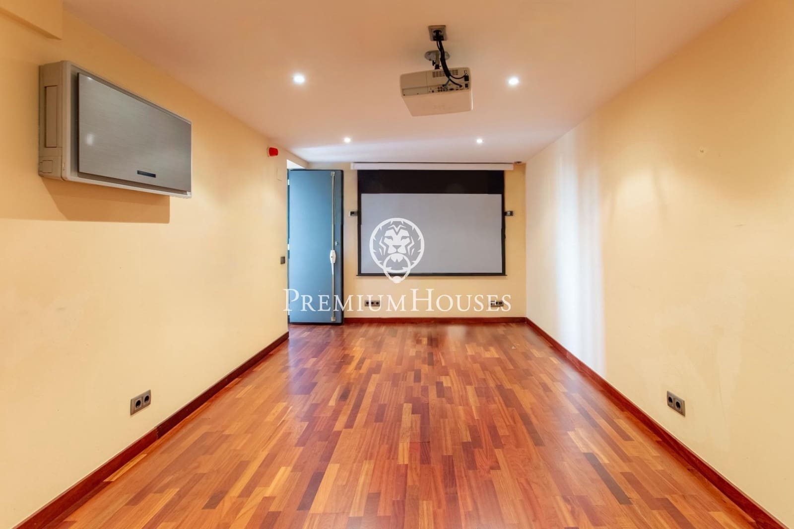 7 bedroom Villa for sale in Alella with pool garage - € 1,200,000 (Ref: 9269717)