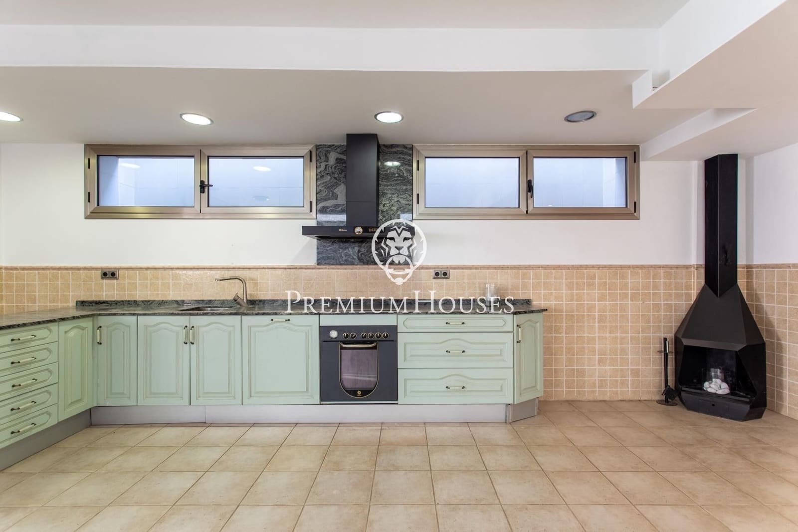 7 bedroom Villa for sale in Alella with pool garage - € 1,200,000 (Ref: 9269717)