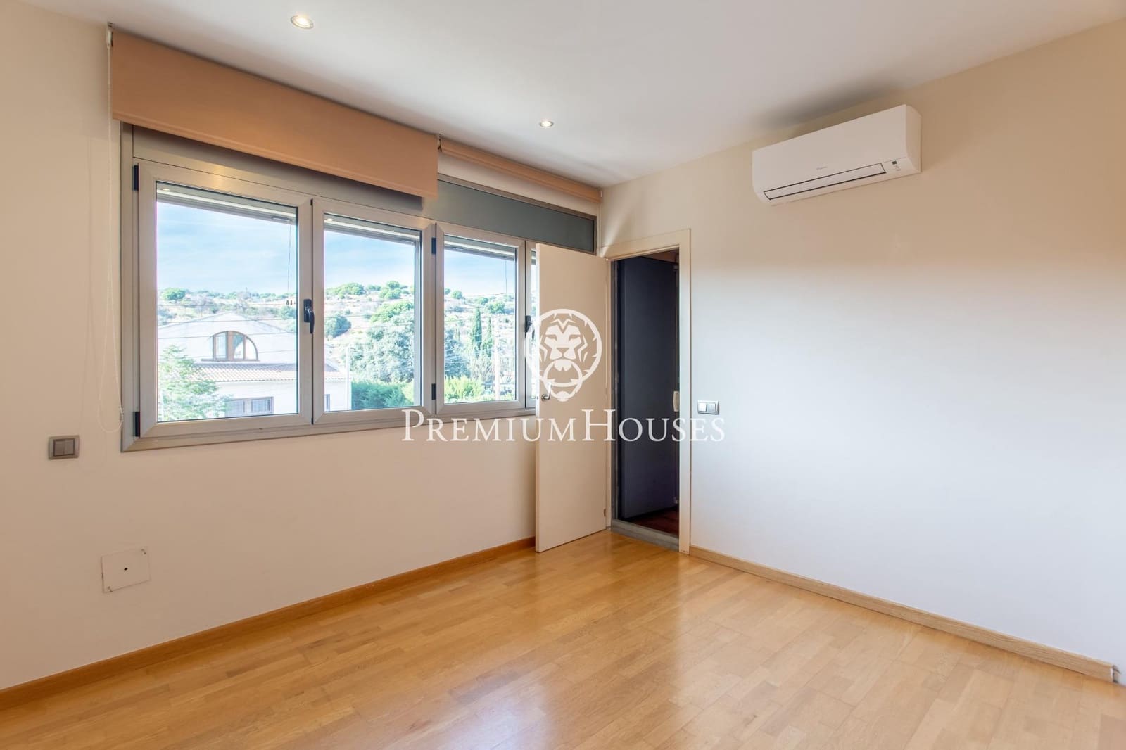 7 bedroom Villa for sale in Alella with pool garage - € 1,200,000 (Ref: 9269717)