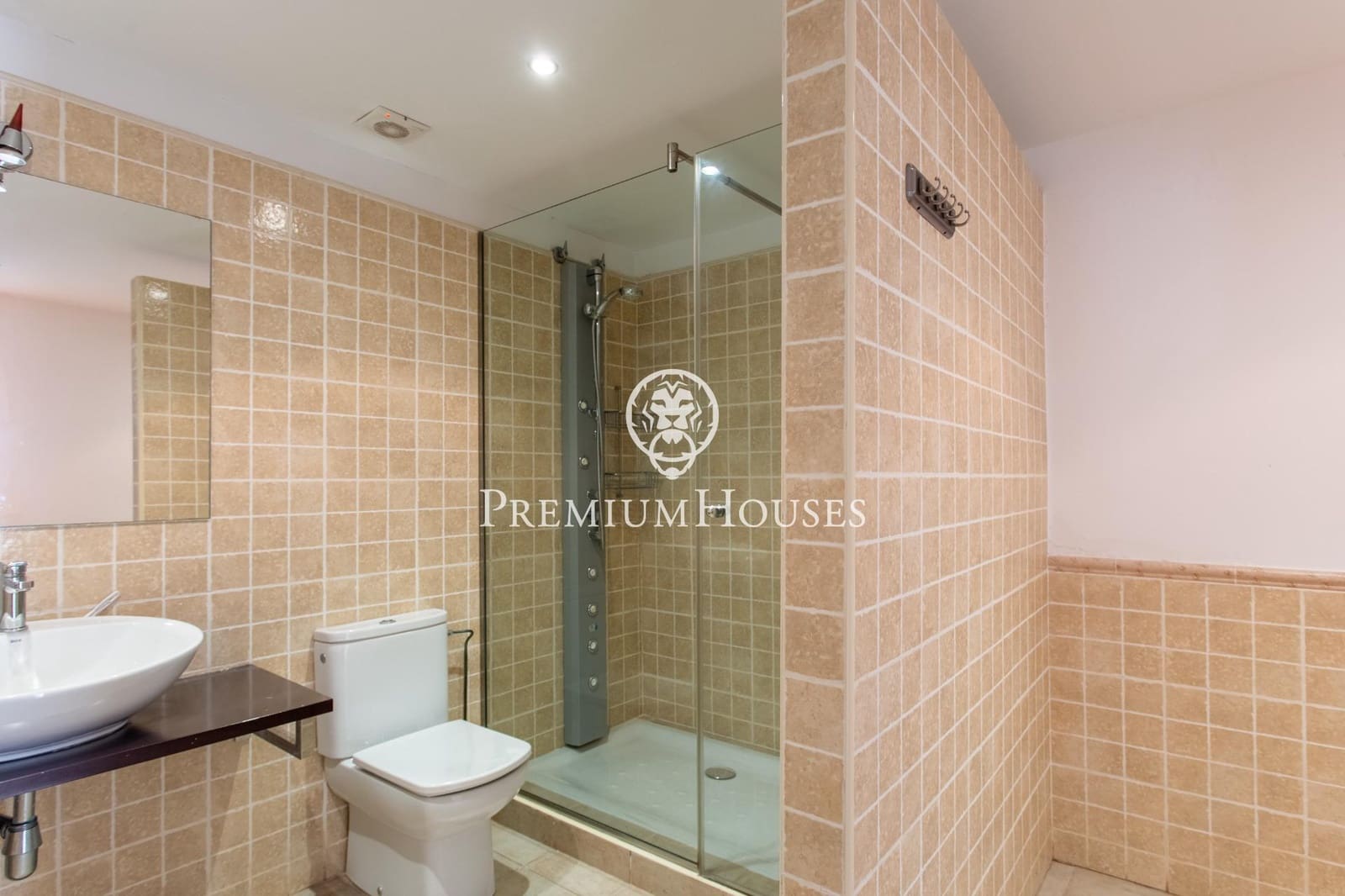 7 bedroom Villa for sale in Alella with pool garage - € 1,200,000 (Ref: 9269717)