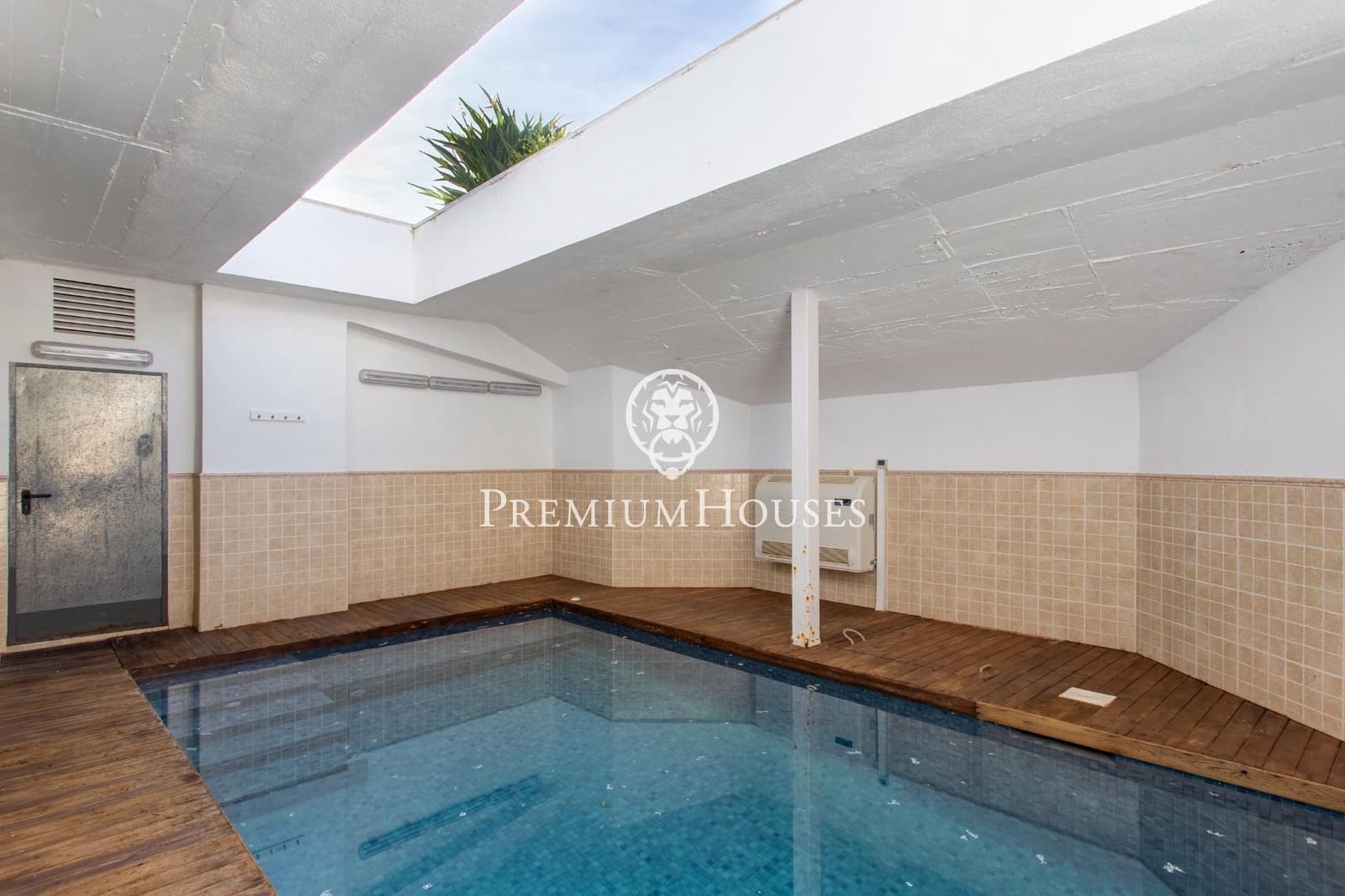 7 bedroom Villa for sale in Alella with pool garage - € 1,200,000 (Ref: 9269717)