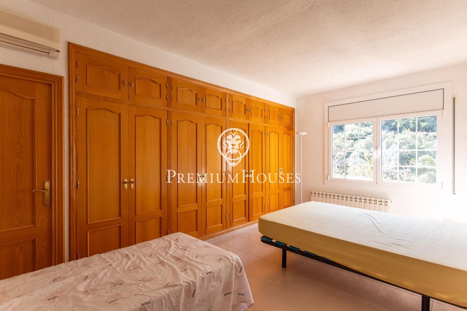 4 soveværelse Villa til leje i Calella med swimmingpool garage - € 2.500 (Ref: 9276321)