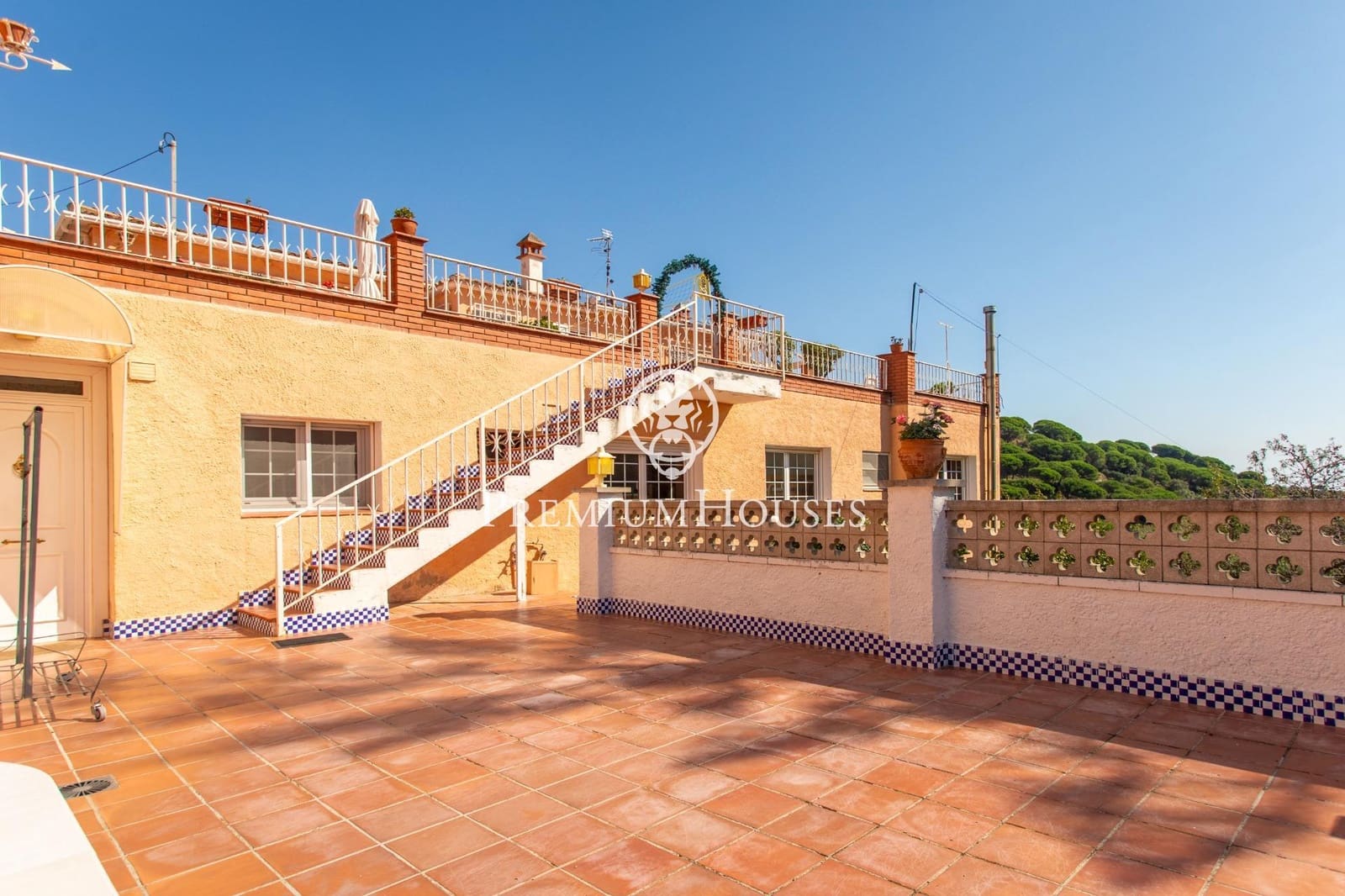 4 soveværelse Villa til leje i Calella med swimmingpool garage - € 2.500 (Ref: 9276321)