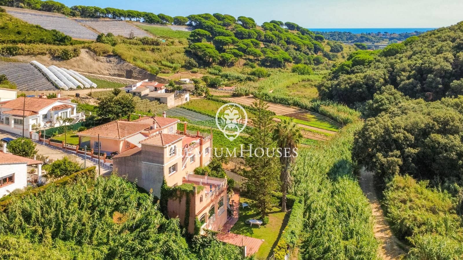 4 soveværelse Villa til leje i Calella med swimmingpool garage - € 2.500 (Ref: 9276321)