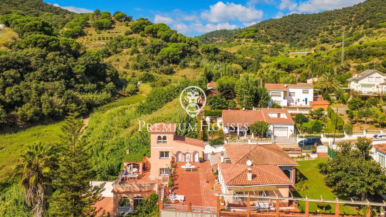 4 soveværelse Villa til leje i Calella med swimmingpool garage - € 2.500 (Ref: 9276321)