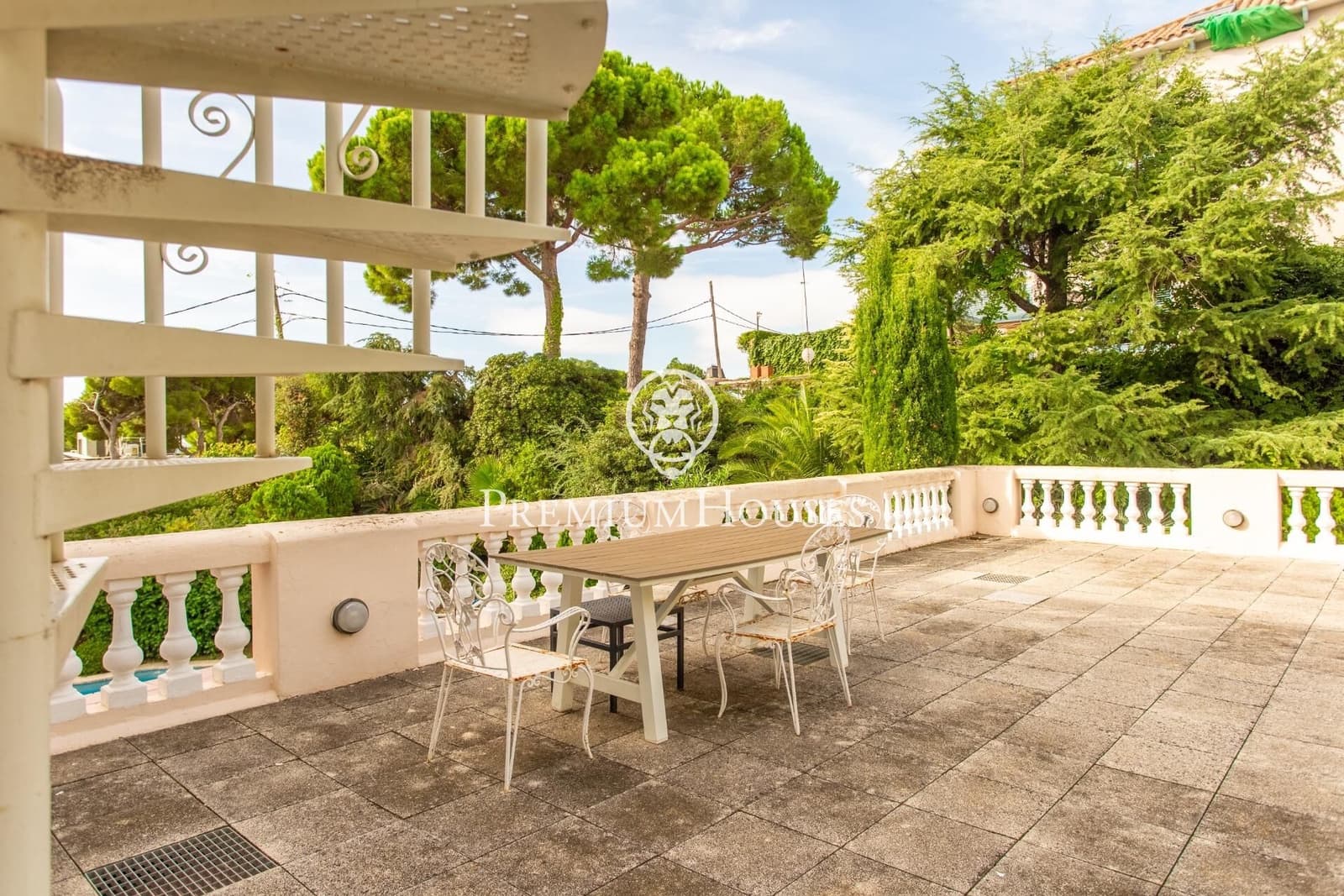 6 soverom Villa til salgs i El Masnou med svømmebasseng garasje - € 1 800 000 (Ref: 9276323)