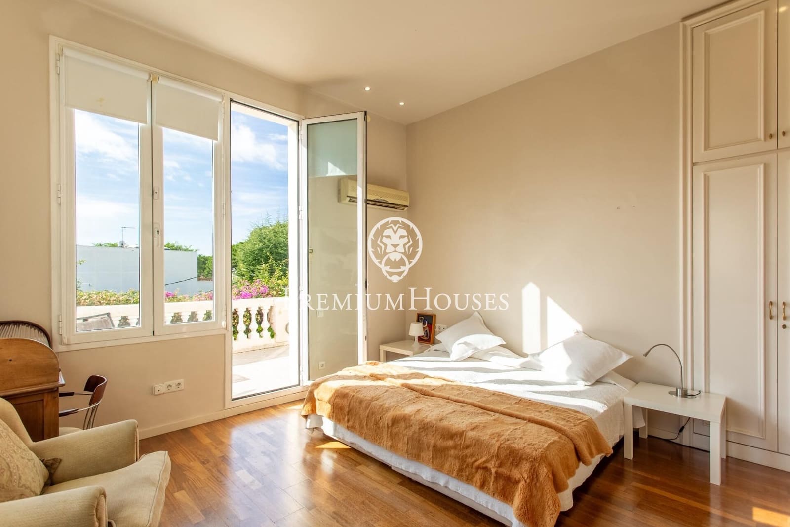 6 bedroom Villa for sale in El Masnou with pool garage - € 1,670,000 (Ref: 9276323)