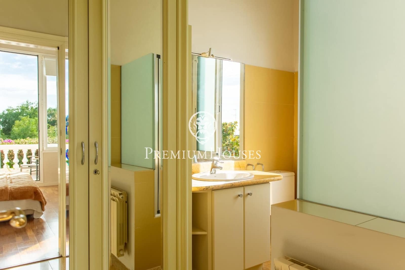 6 bedroom Villa for sale in El Masnou with pool garage - € 1,670,000 (Ref: 9276323)