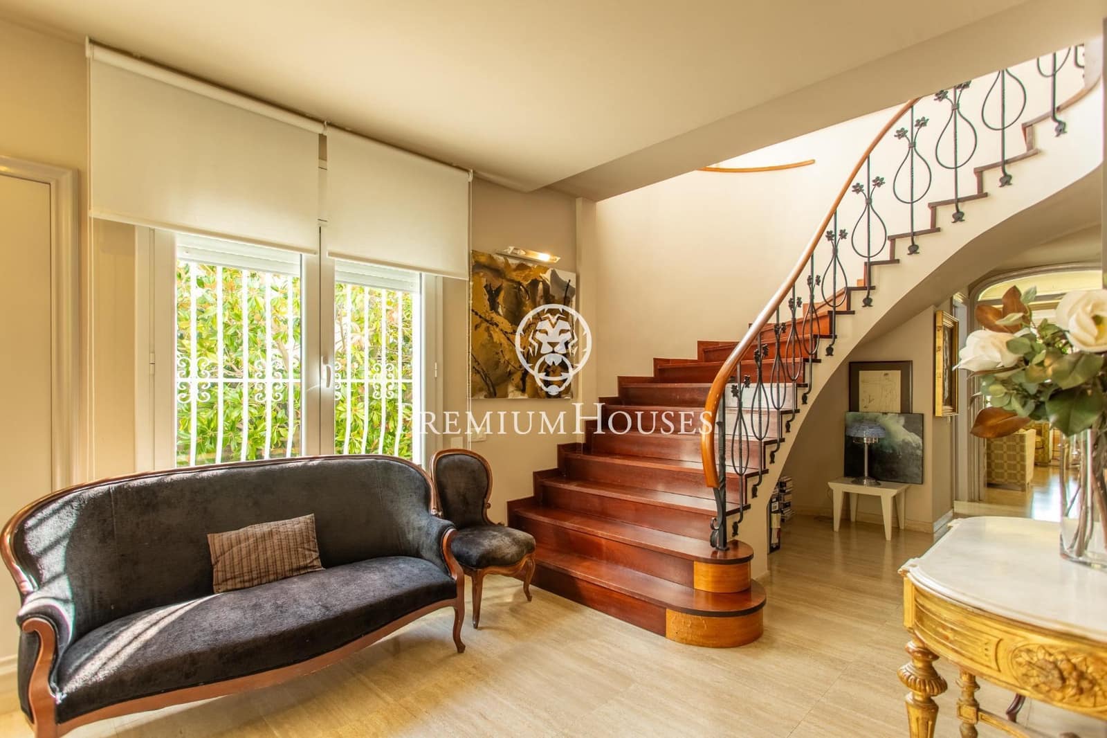 6 bedroom Villa for sale in El Masnou with pool garage - € 1,670,000 (Ref: 9276323)