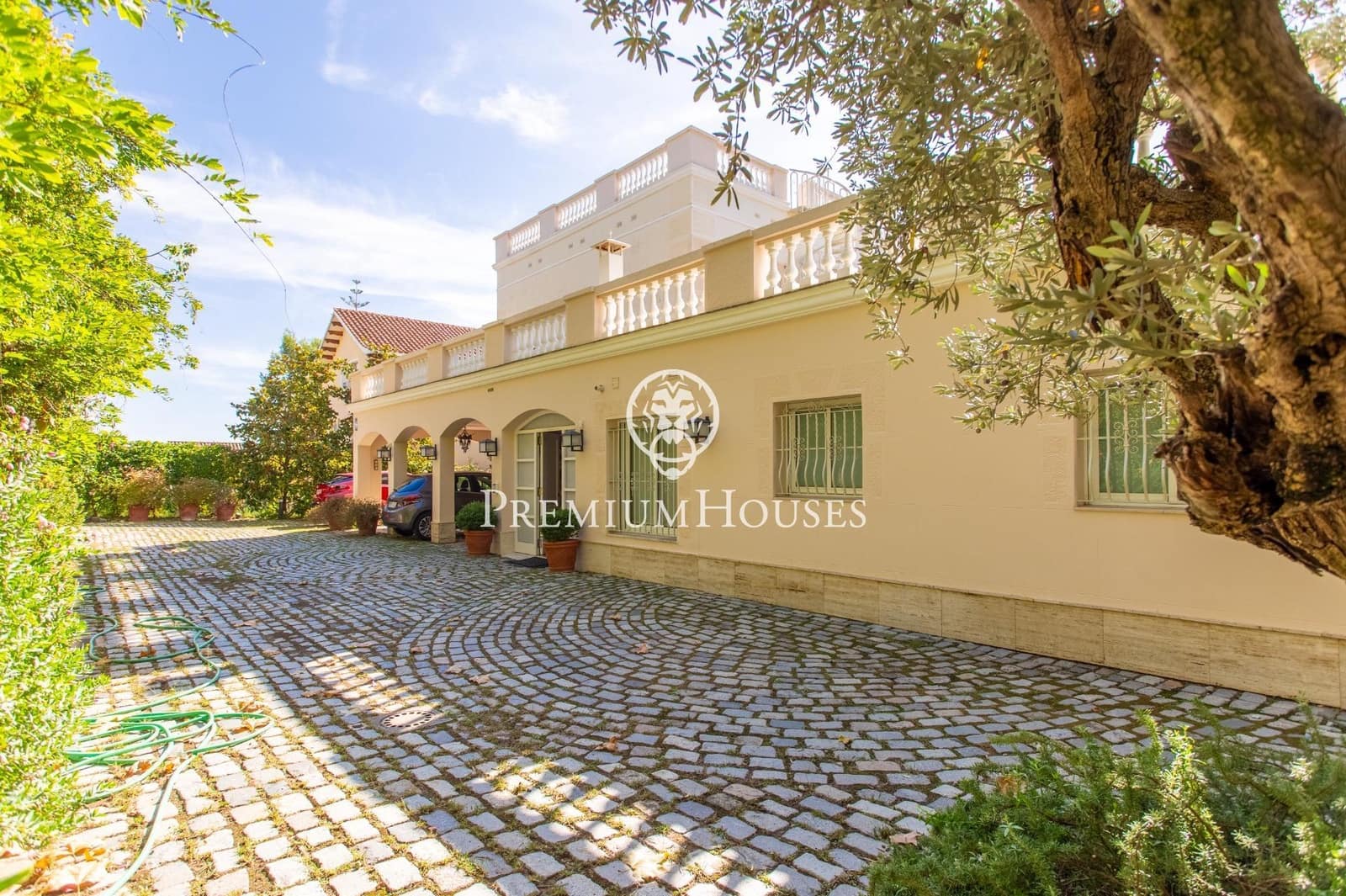 6 bedroom Villa for sale in El Masnou with pool garage - € 1,670,000 (Ref: 9276323)