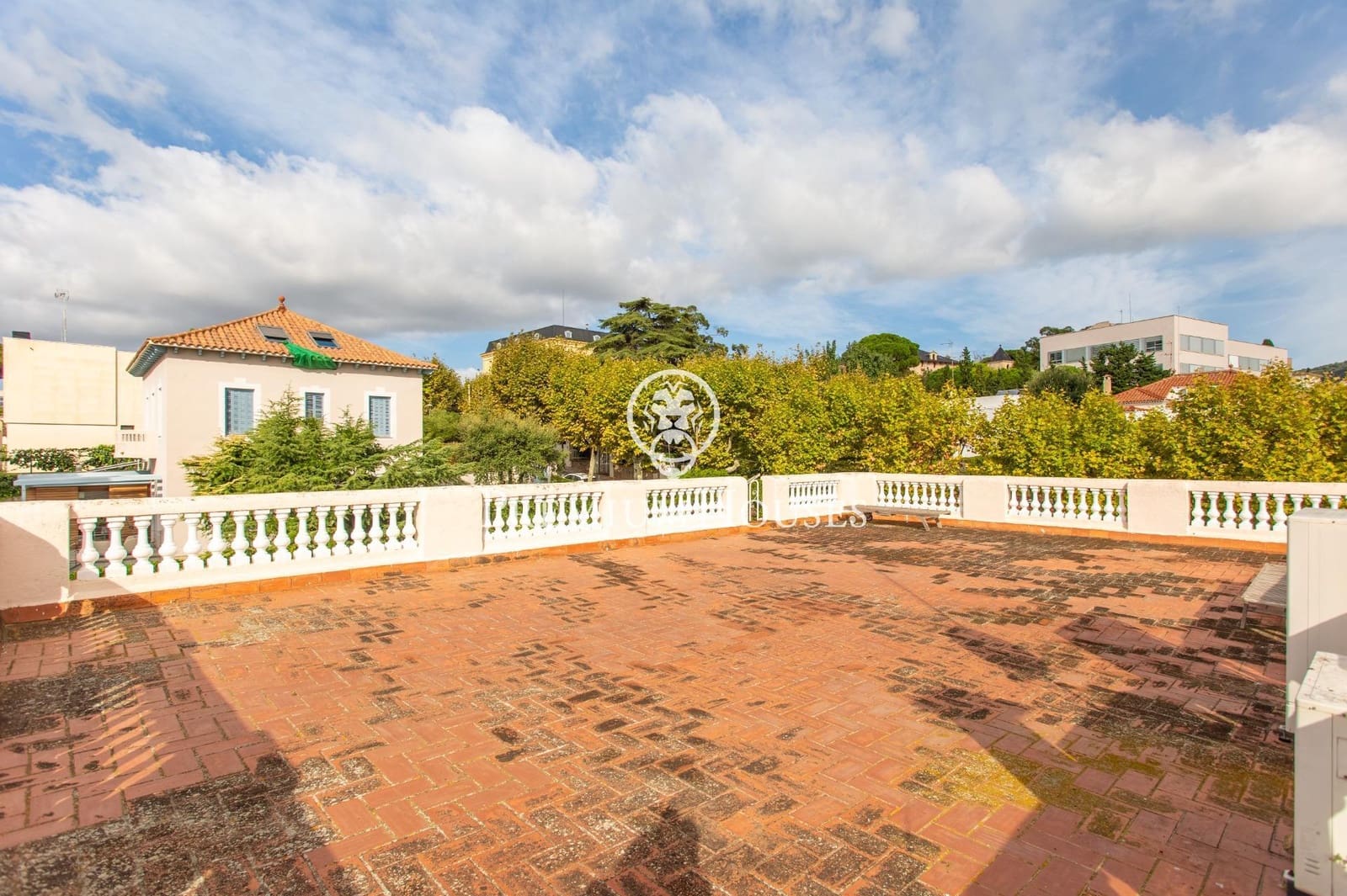 6 bedroom Villa for sale in El Masnou with pool garage - € 1,670,000 (Ref: 9276323)