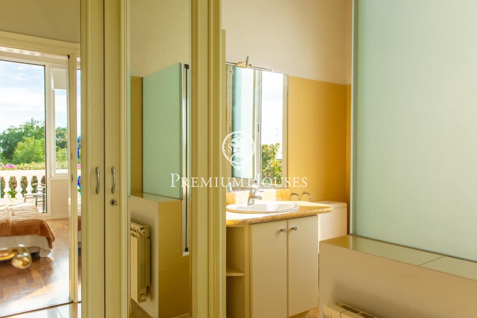 6 bedroom Villa for sale in El Masnou with pool garage - € 1,670,000 (Ref: 9276323)