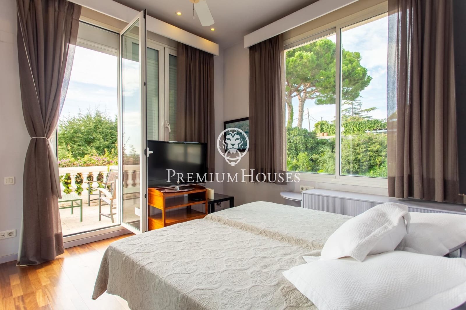 6 bedroom Villa for sale in El Masnou with pool garage - € 1,670,000 (Ref: 9276323)