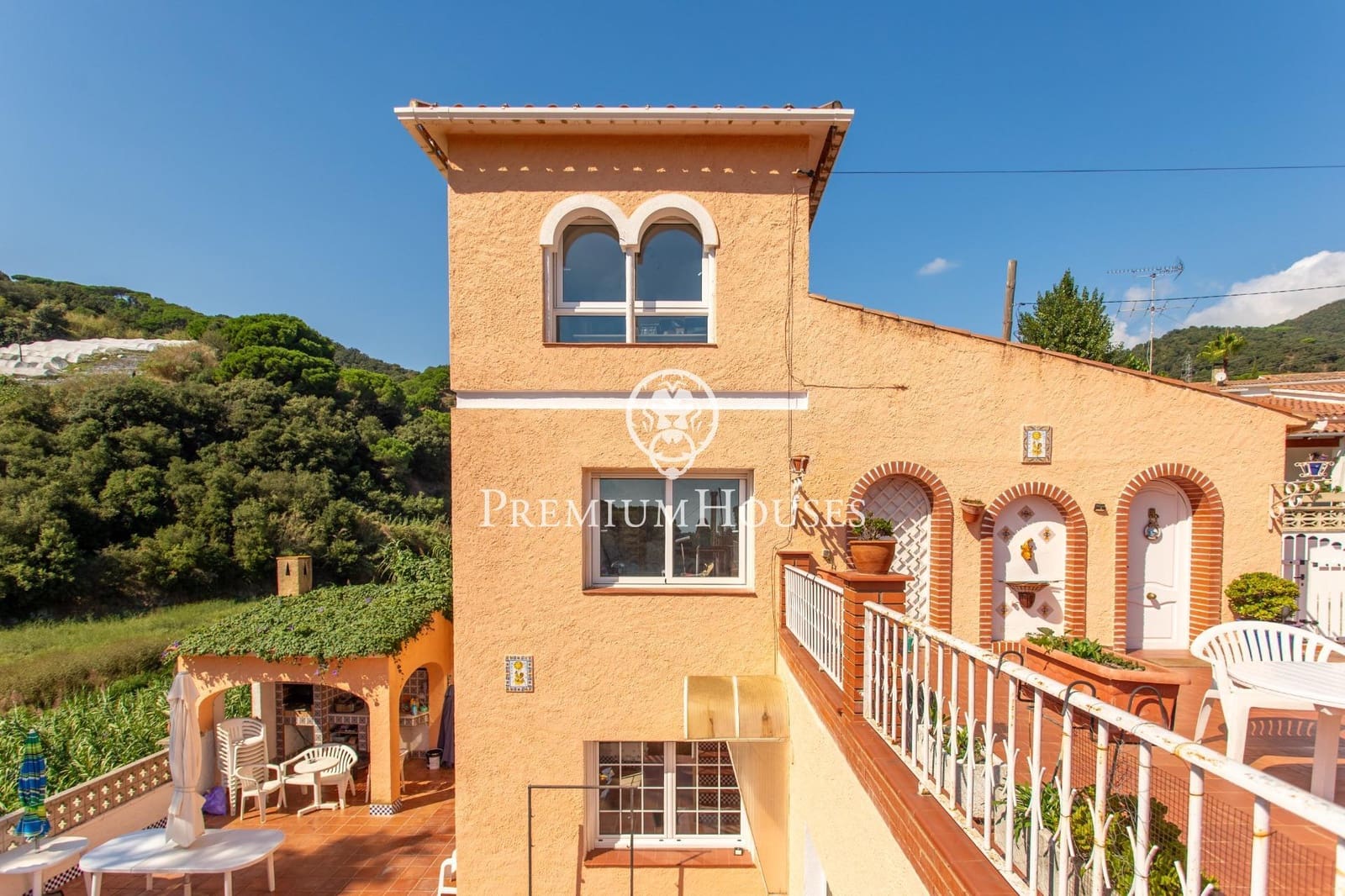 3 slaapkamer Villa te koop in Calella met zwembad garage - € 500.000 (Ref: 9294377)