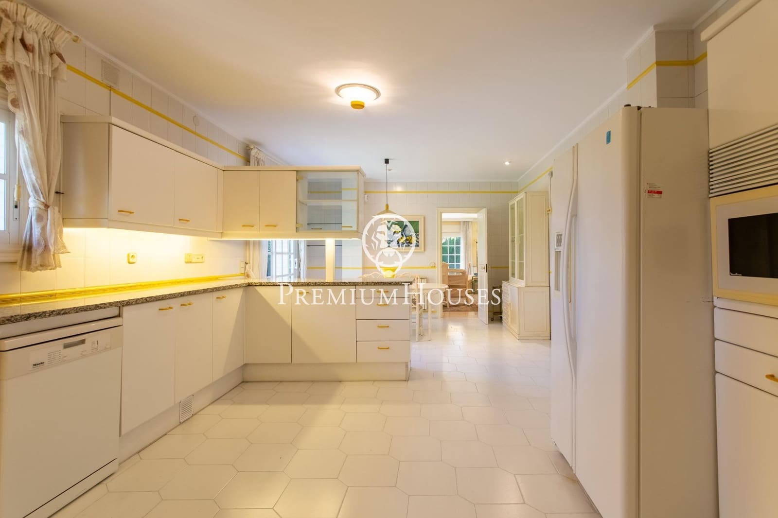 5 soverom Villa til salgs i El Masnou med svømmebasseng garasje - € 2 150 000 (Ref: 9301041)