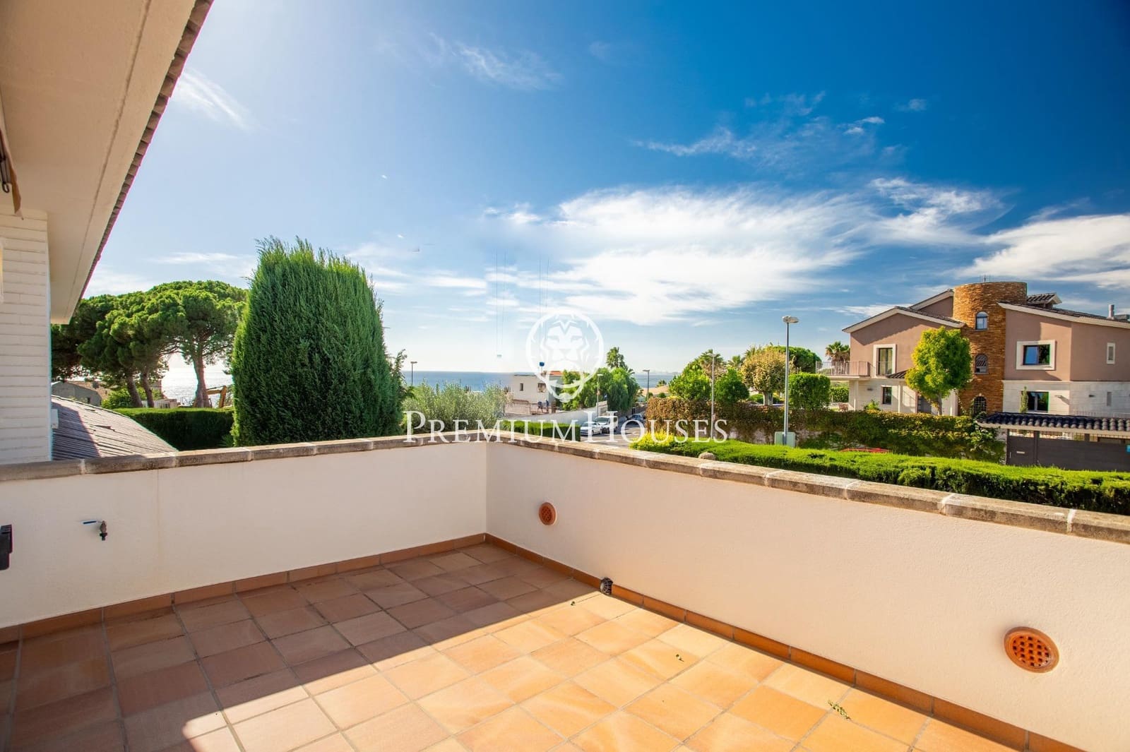 5 soverom Villa til salgs i El Masnou med svømmebasseng garasje - € 2 150 000 (Ref: 9301041)