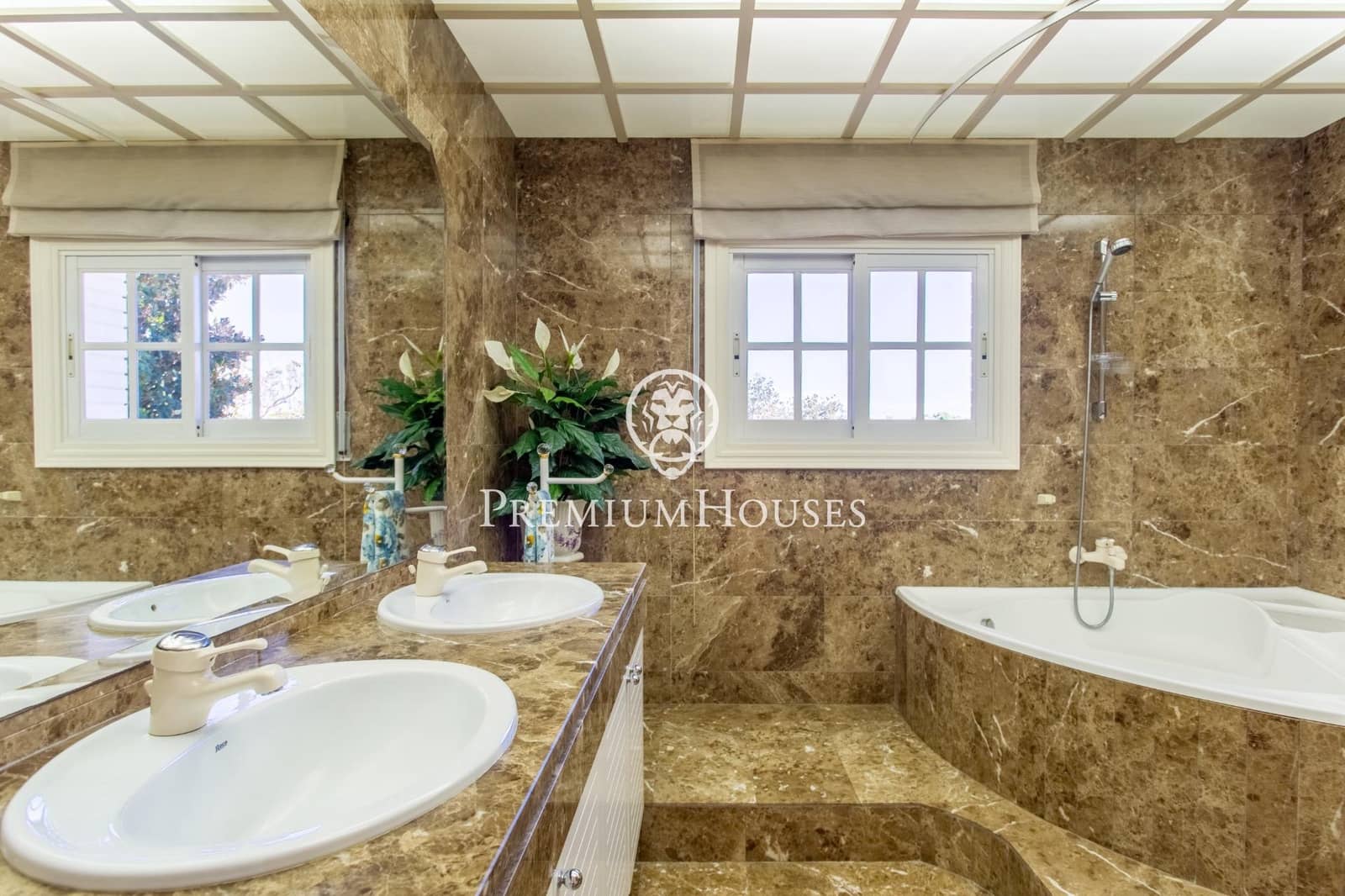 5 soverom Villa til salgs i El Masnou med svømmebasseng garasje - € 2 150 000 (Ref: 9301041)