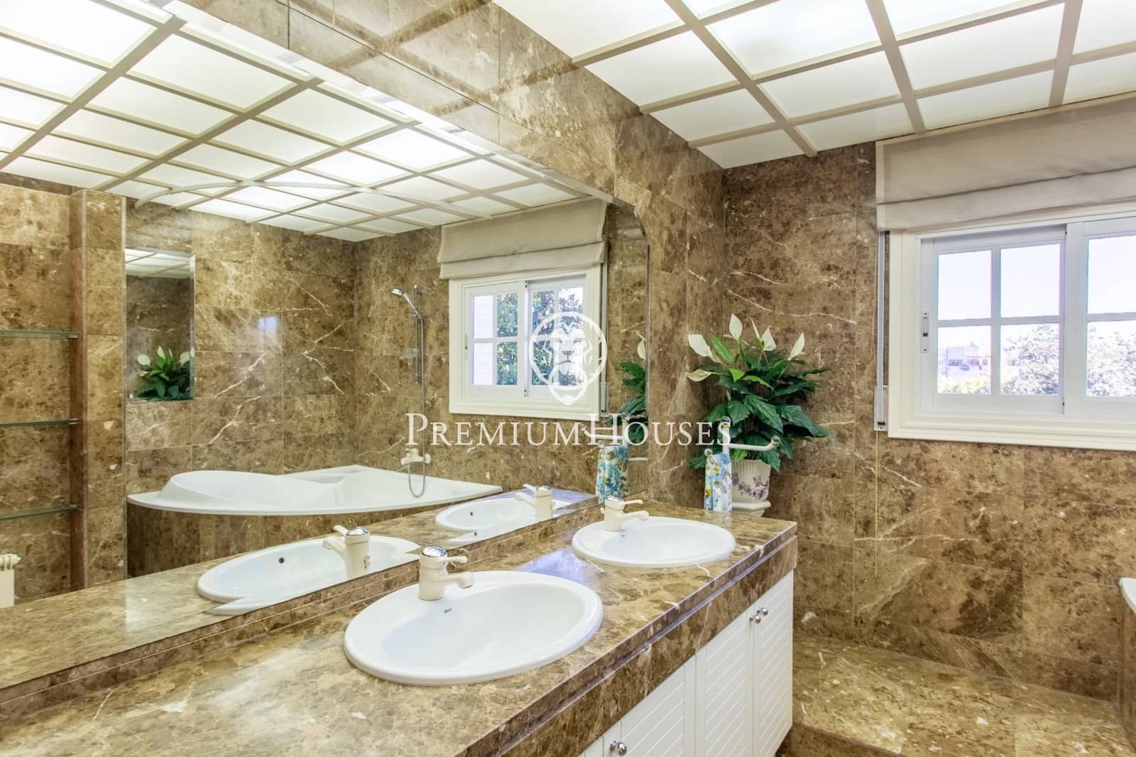 5 soverom Villa til salgs i El Masnou med svømmebasseng garasje - € 2 150 000 (Ref: 9301041)