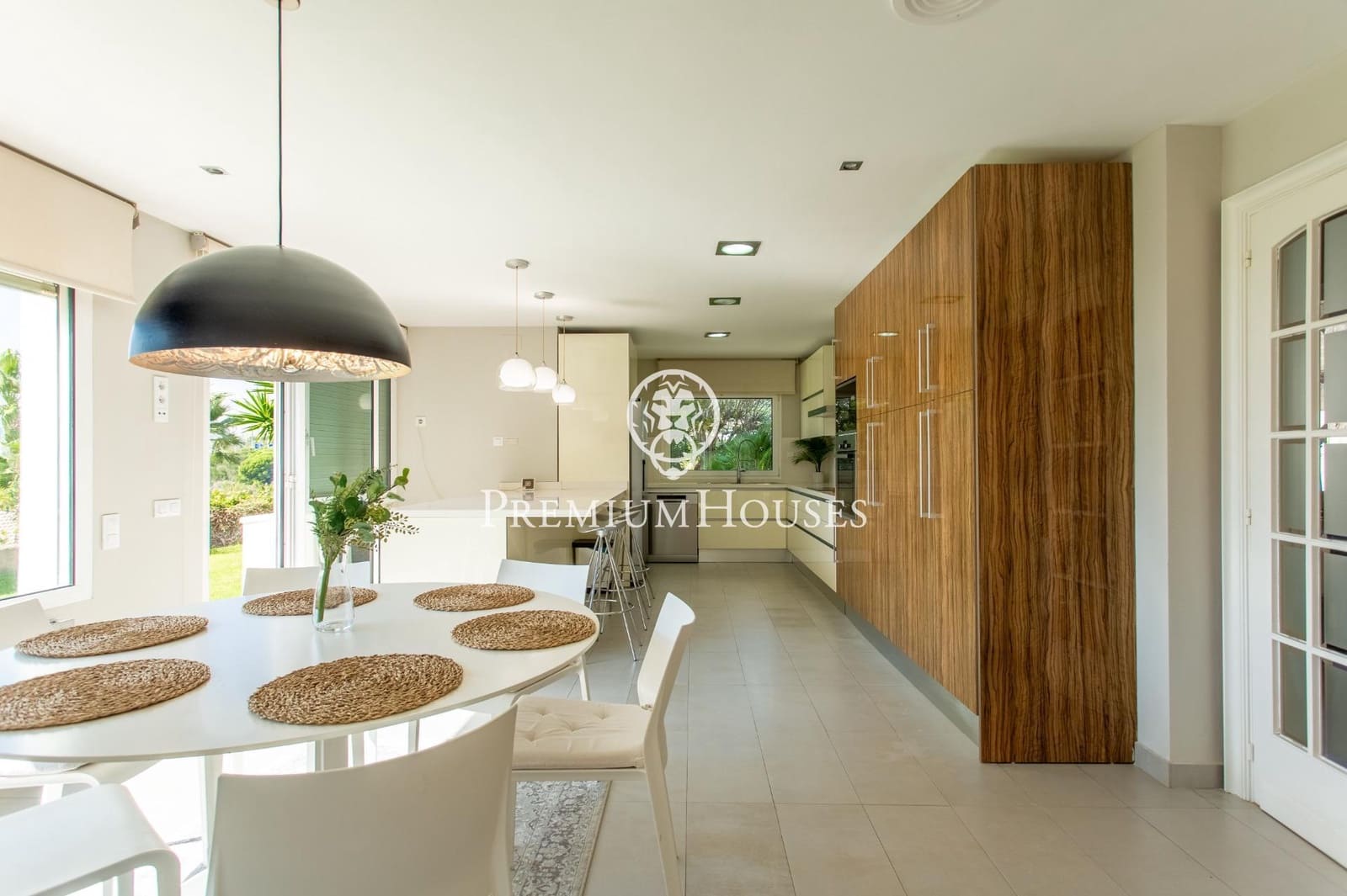 4 soveværelse Villa til salg i Alella med swimmingpool - € 1.980.000 (Ref: 9301042)