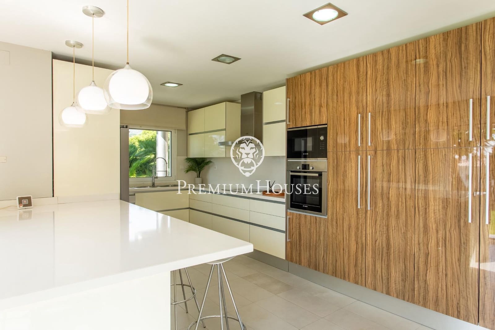 4 soveværelse Villa til salg i Alella med swimmingpool - € 1.980.000 (Ref: 9301042)