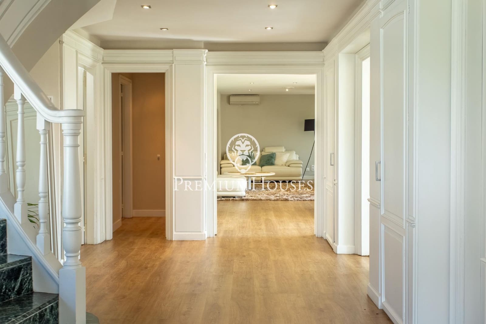 4 soveværelse Villa til salg i Alella med swimmingpool - € 1.980.000 (Ref: 9301042)