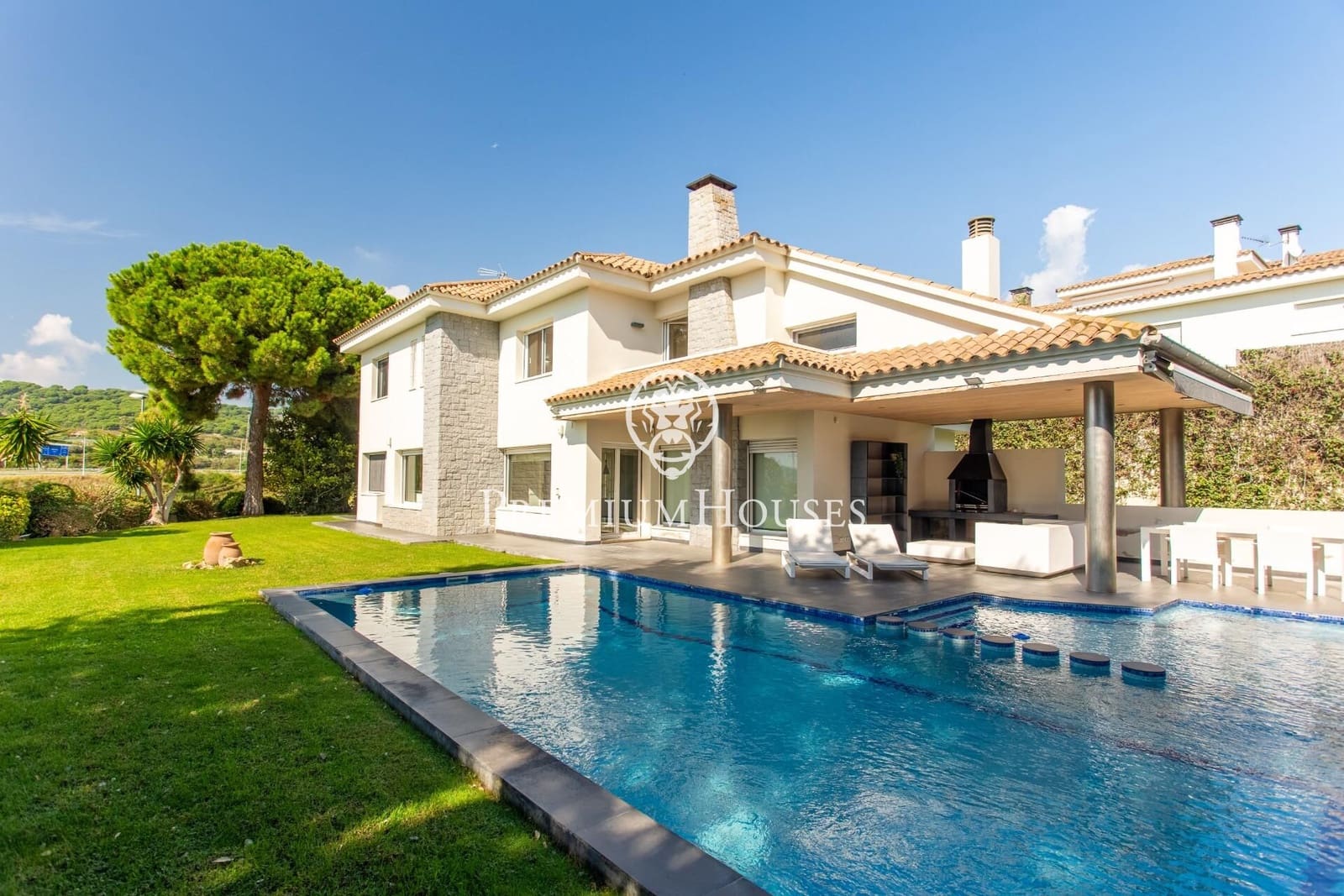 4 soveværelse Villa til salg i Alella med swimmingpool - € 1.980.000 (Ref: 9301042)