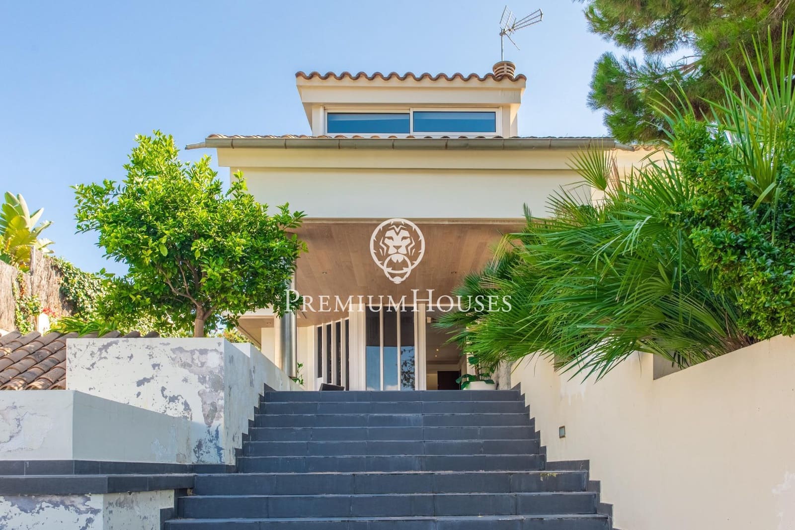 4 soveværelse Villa til salg i Alella med swimmingpool - € 1.980.000 (Ref: 9301042)