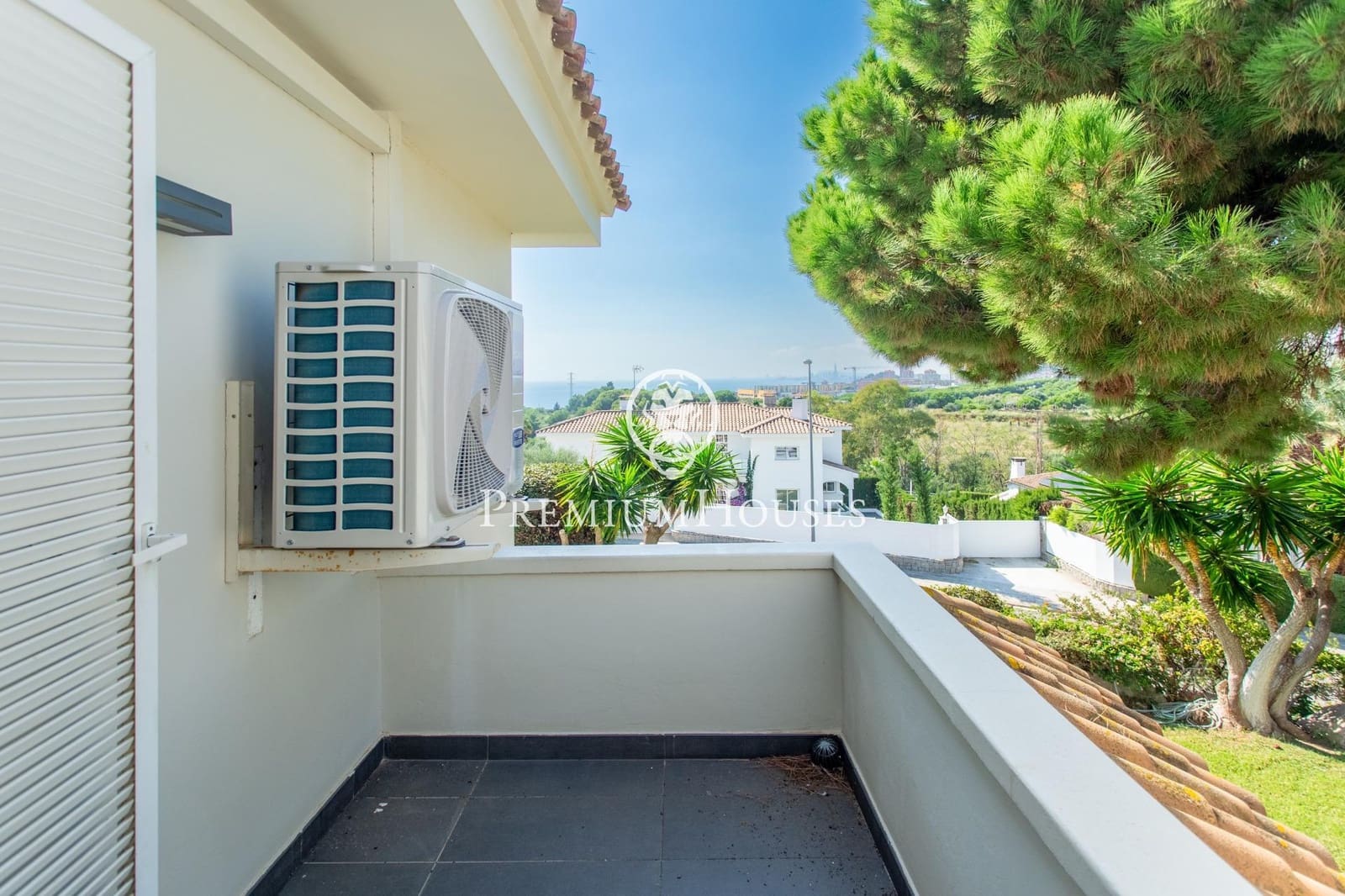 4 soveværelse Villa til salg i Alella med swimmingpool - € 1.980.000 (Ref: 9301042)