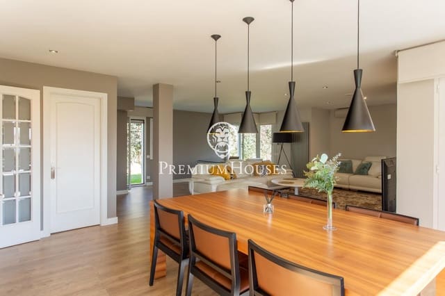 4 slaapkamer Villa te koop in Alella met zwembad - € 1.890.000 (Ref: 9301042)