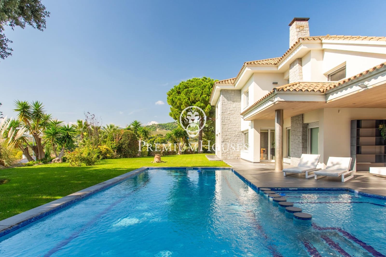 4 bedroom Villa for sale in Alella with pool - € 1,890,000 (Ref: 9301042)