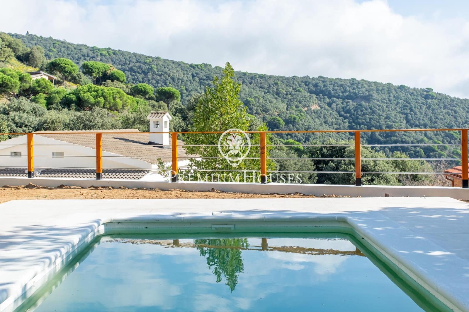 4 sovrum Villa till salu i Tordera med pool garage - 399 000 € (Ref: 9310886)