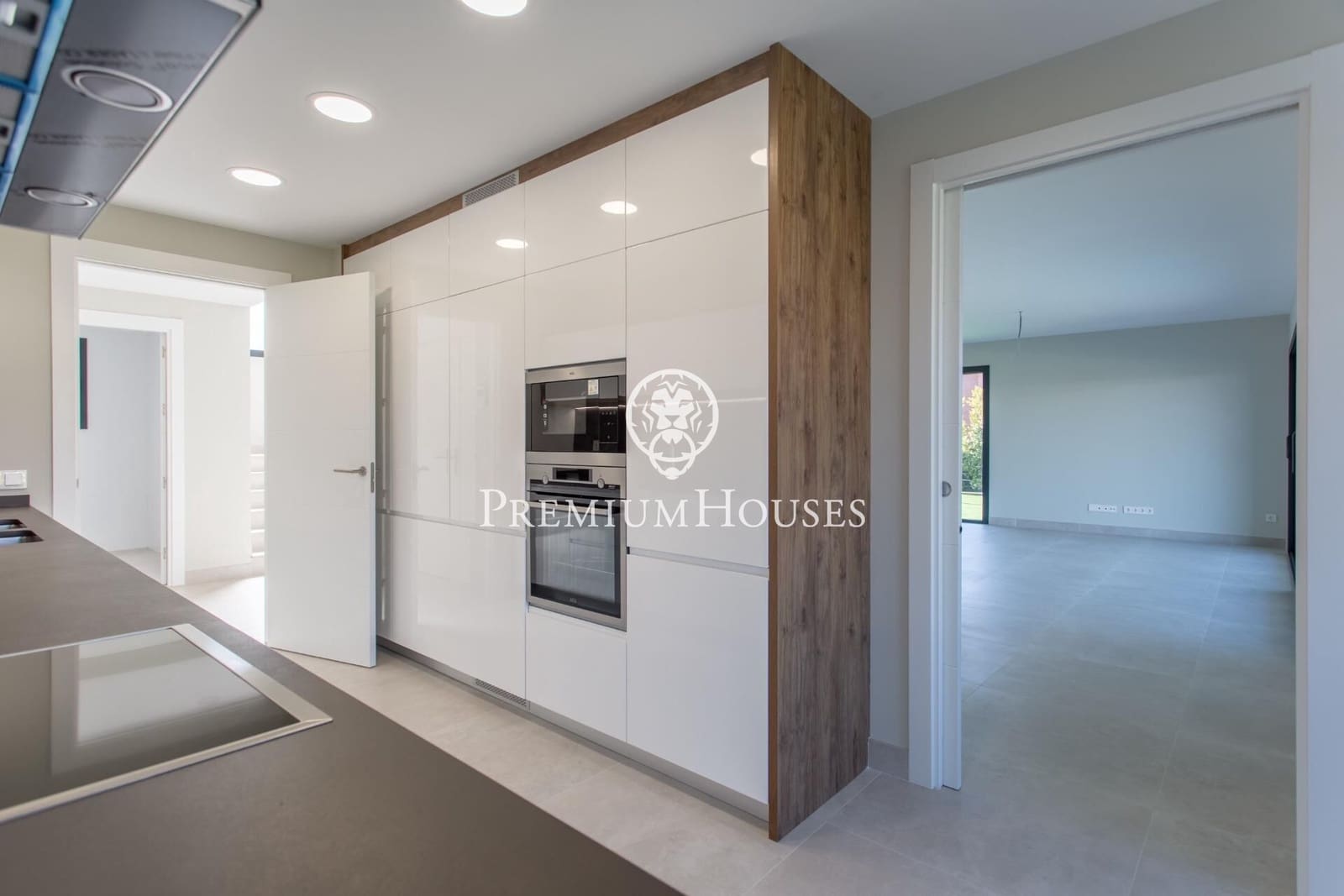 5 chambre Villa/Maison à vendre à Sant Andreu de Llavaneres avec piscine garage - 1 390 000 € (Ref: 9357467)