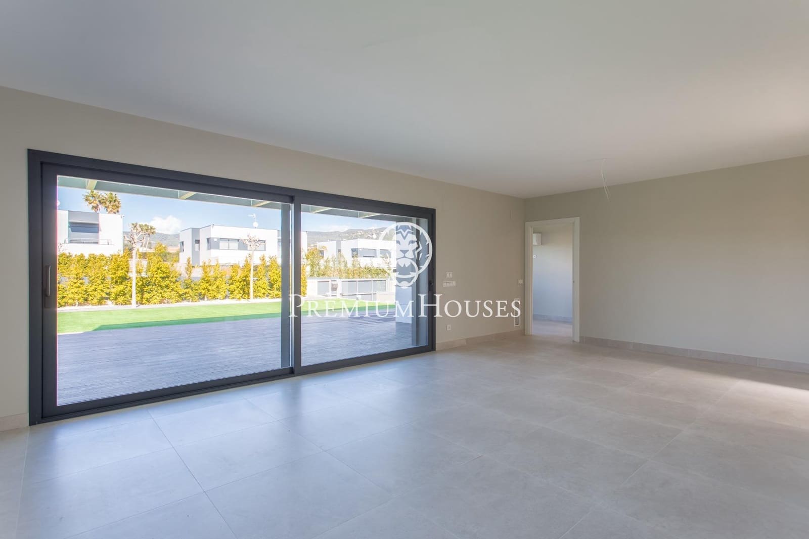 5 chambre Villa/Maison à vendre à Sant Andreu de Llavaneres avec piscine garage - 1 390 000 € (Ref: 9357467)