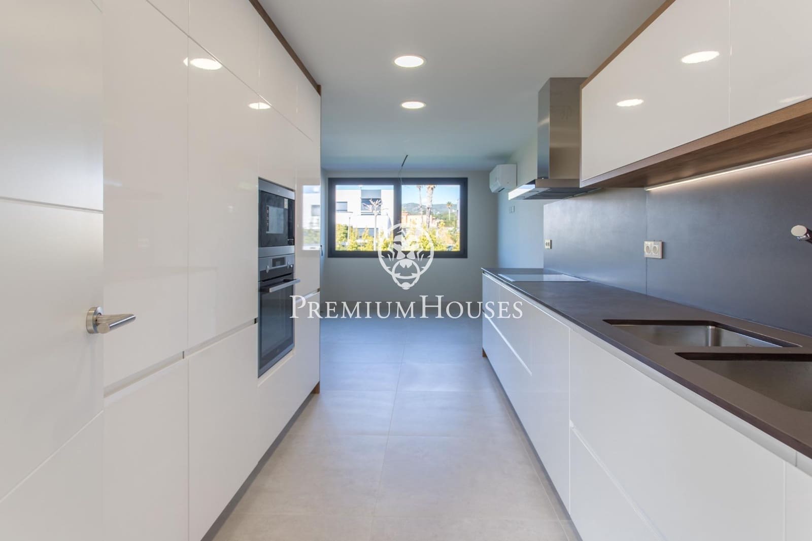 5 chambre Villa/Maison à vendre à Sant Andreu de Llavaneres avec piscine garage - 1 390 000 € (Ref: 9357467)