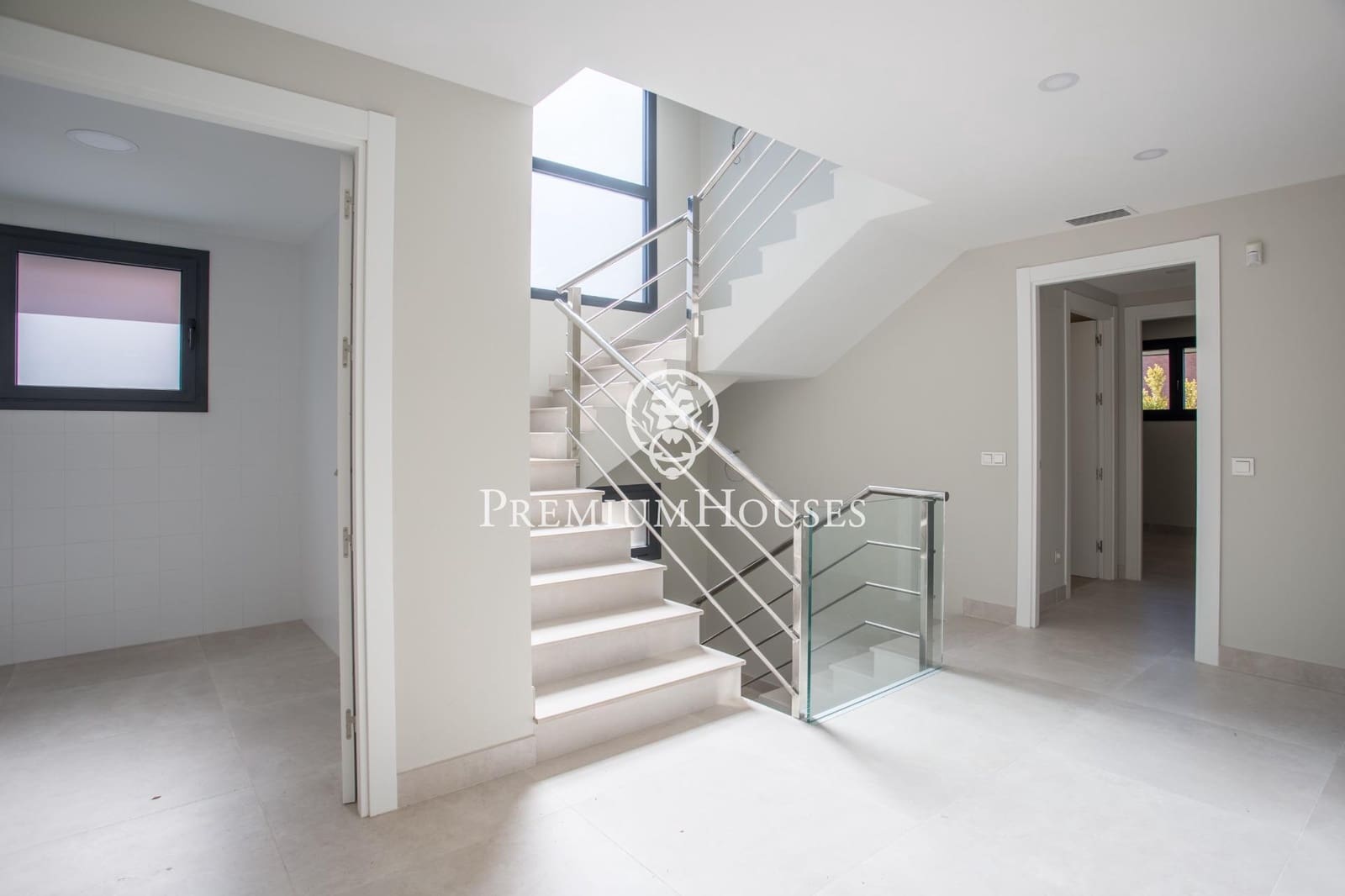 5 chambre Villa/Maison à vendre à Sant Andreu de Llavaneres avec piscine garage - 1 390 000 € (Ref: 9357467)