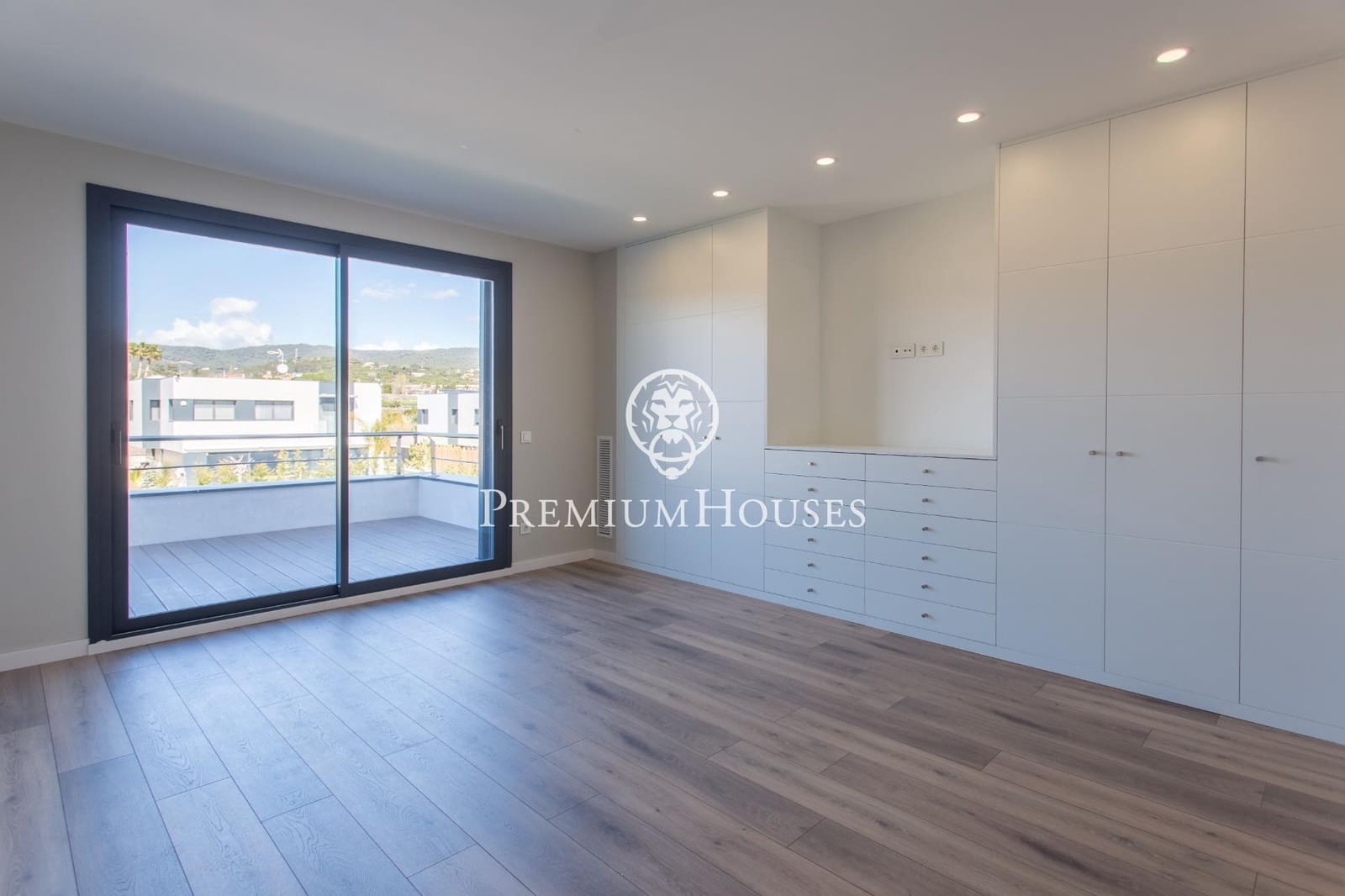 5 chambre Villa/Maison à vendre à Sant Andreu de Llavaneres avec piscine garage - 1 390 000 € (Ref: 9357467)