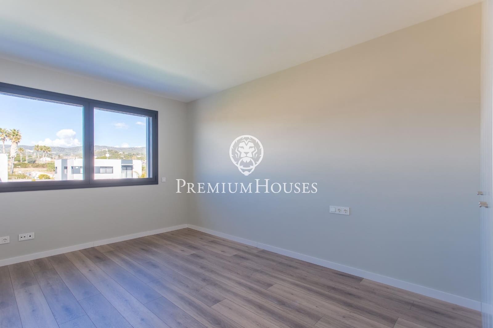 5 chambre Villa/Maison à vendre à Sant Andreu de Llavaneres avec piscine garage - 1 390 000 € (Ref: 9357467)