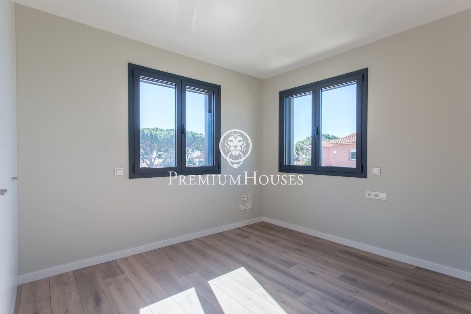 5 chambre Villa/Maison à vendre à Sant Andreu de Llavaneres avec piscine garage - 1 390 000 € (Ref: 9357467)